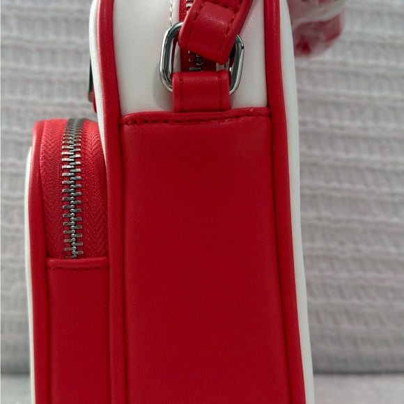 Disney Loungefly HSM Wildcats Crossbody Bag NWT White Red - Picture 3 of 8